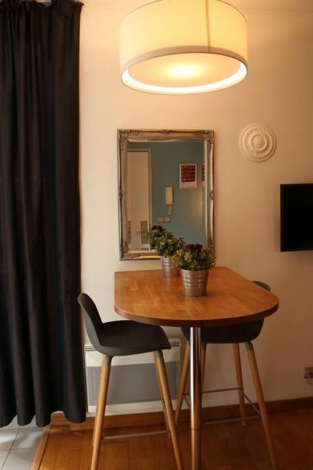 405 - Sejour Romantique Dans Un Studio De Paris 5 - Flat-Guest Exterior foto